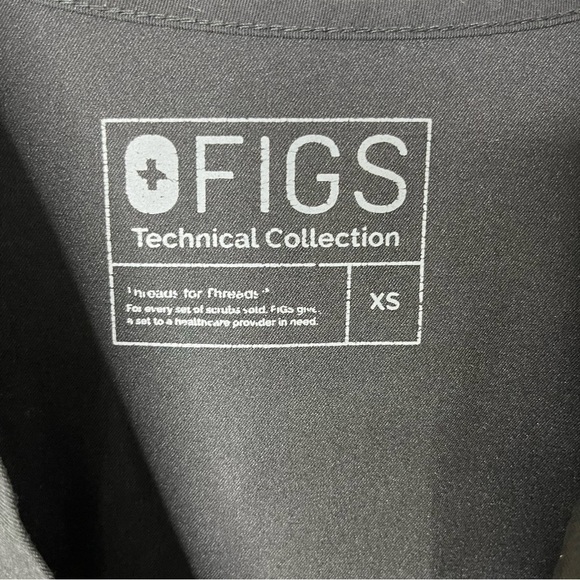 Figs Casma Three Pocket Scrub Top Black Size XS Short Sleeve Style FW1100 - Picture 6 of 8